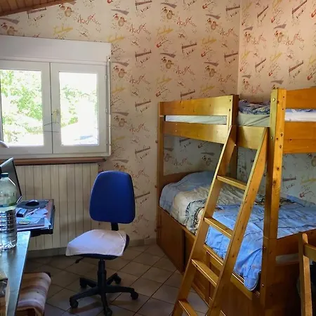 Maison Familiale Dans Un Grand Jardin Arbore Holiday home