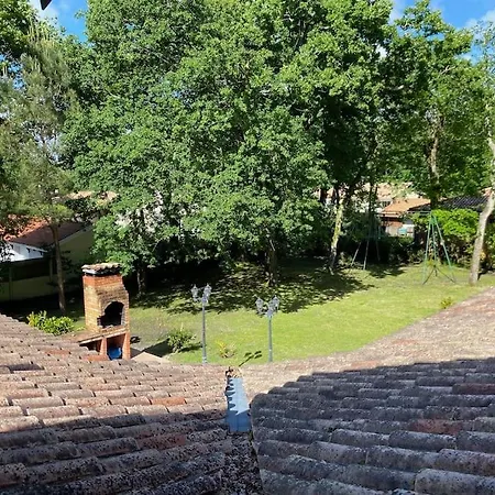 Holiday home Maison Familiale Dans Un Grand Jardin Arbore Gujan-Mestras